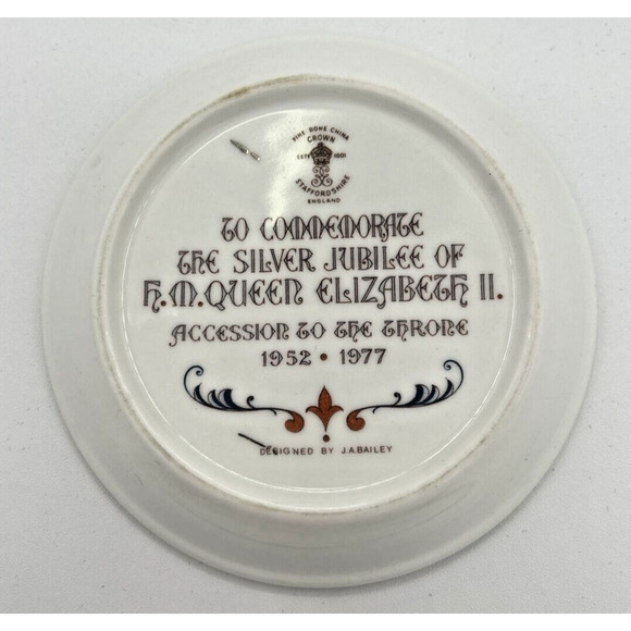 1977 Queen Elizabeth II Silver Jubilee 1952-1977 Trinket Dish 4" SKU U195 - Picture 2 of 5